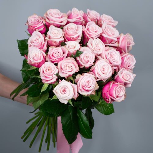 Букет из 9 розовых роз