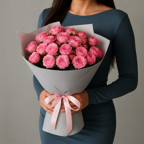 Букет «Нежность розовых кустовых роз»