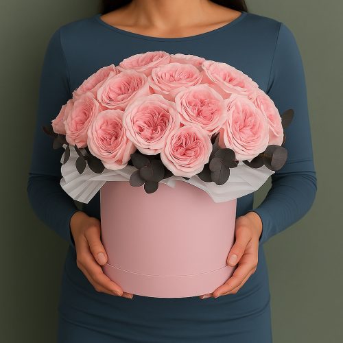 Цветы в коробке «Розовый шик»